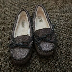 Fuzzy sparkly slippers